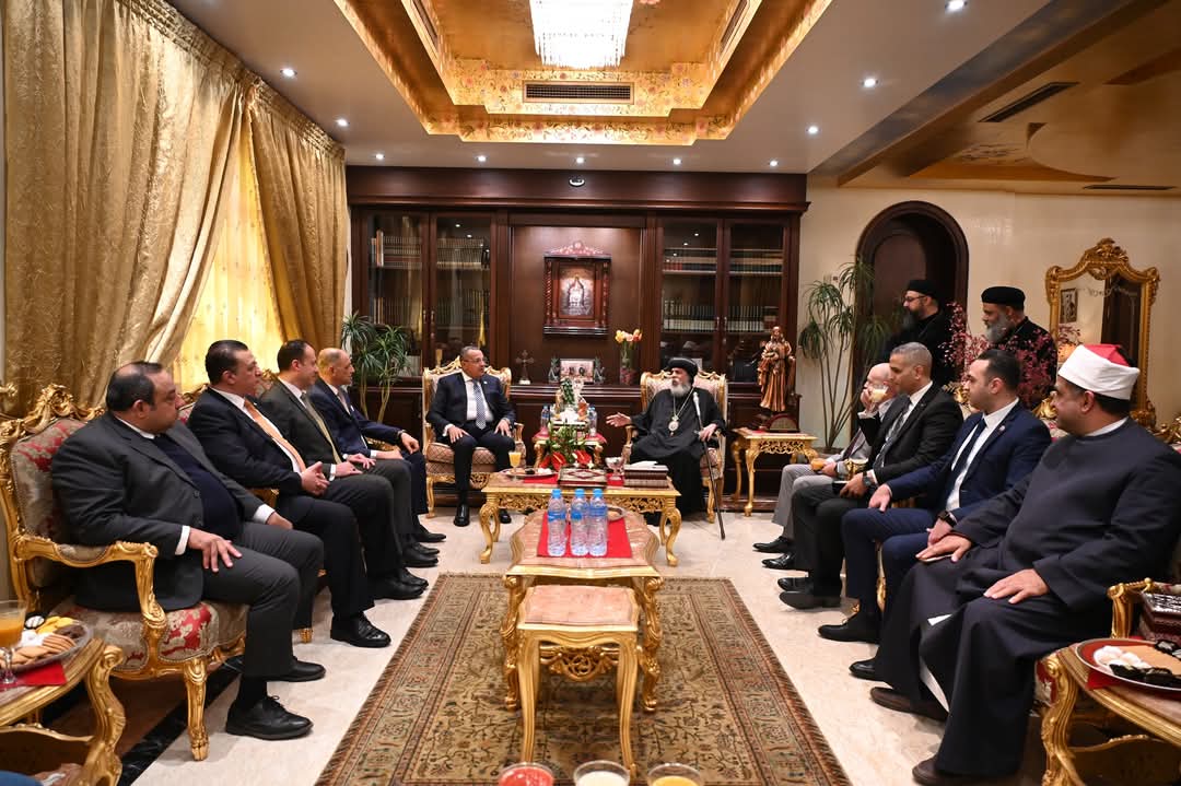 جانب من زيارة المحافظ