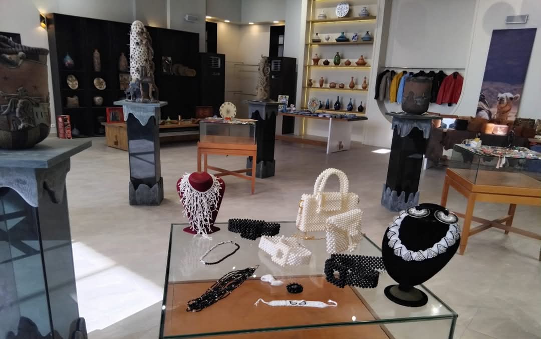 محافظ جنوب سيناء يتفقد معرض الحرف اليدوية