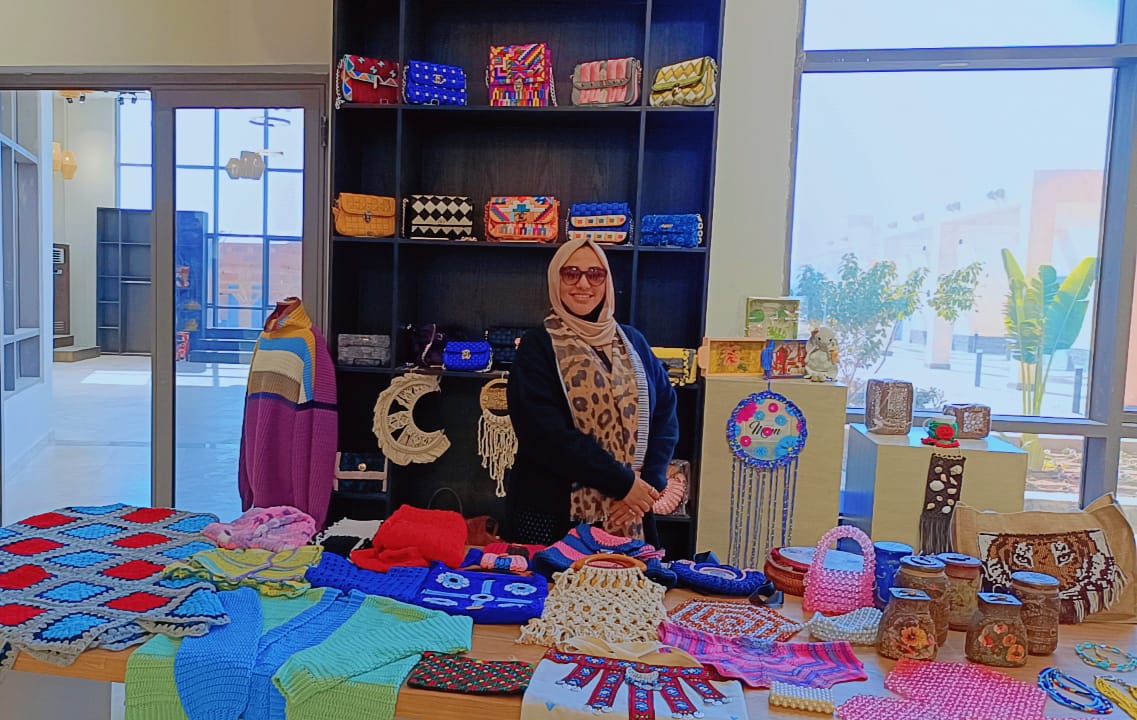 محافظ جنوب سيناء يتفقد معرض الحرف اليدوية