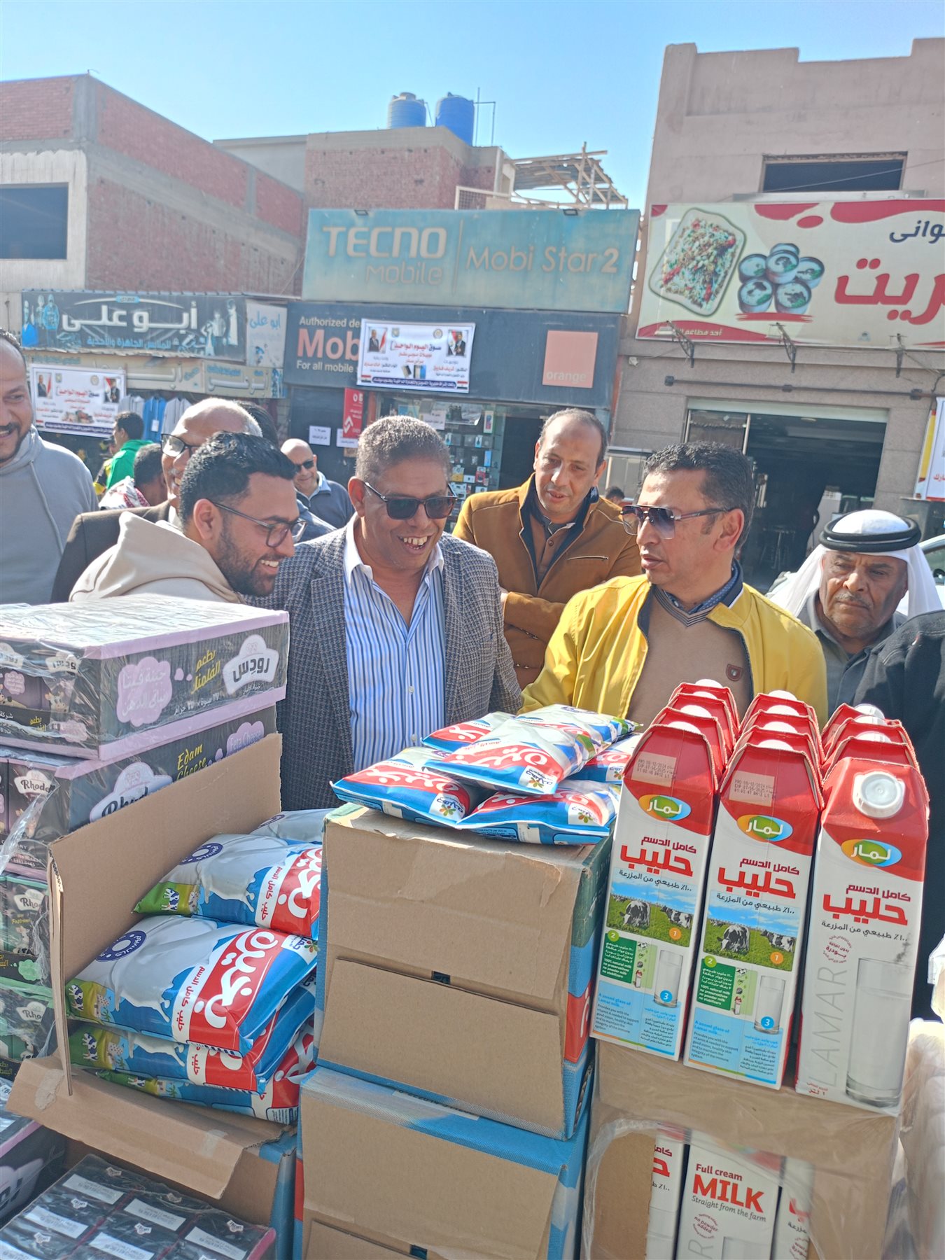 جانب من إقبال أهالي رأس سدر على سوق اليوم الواحد