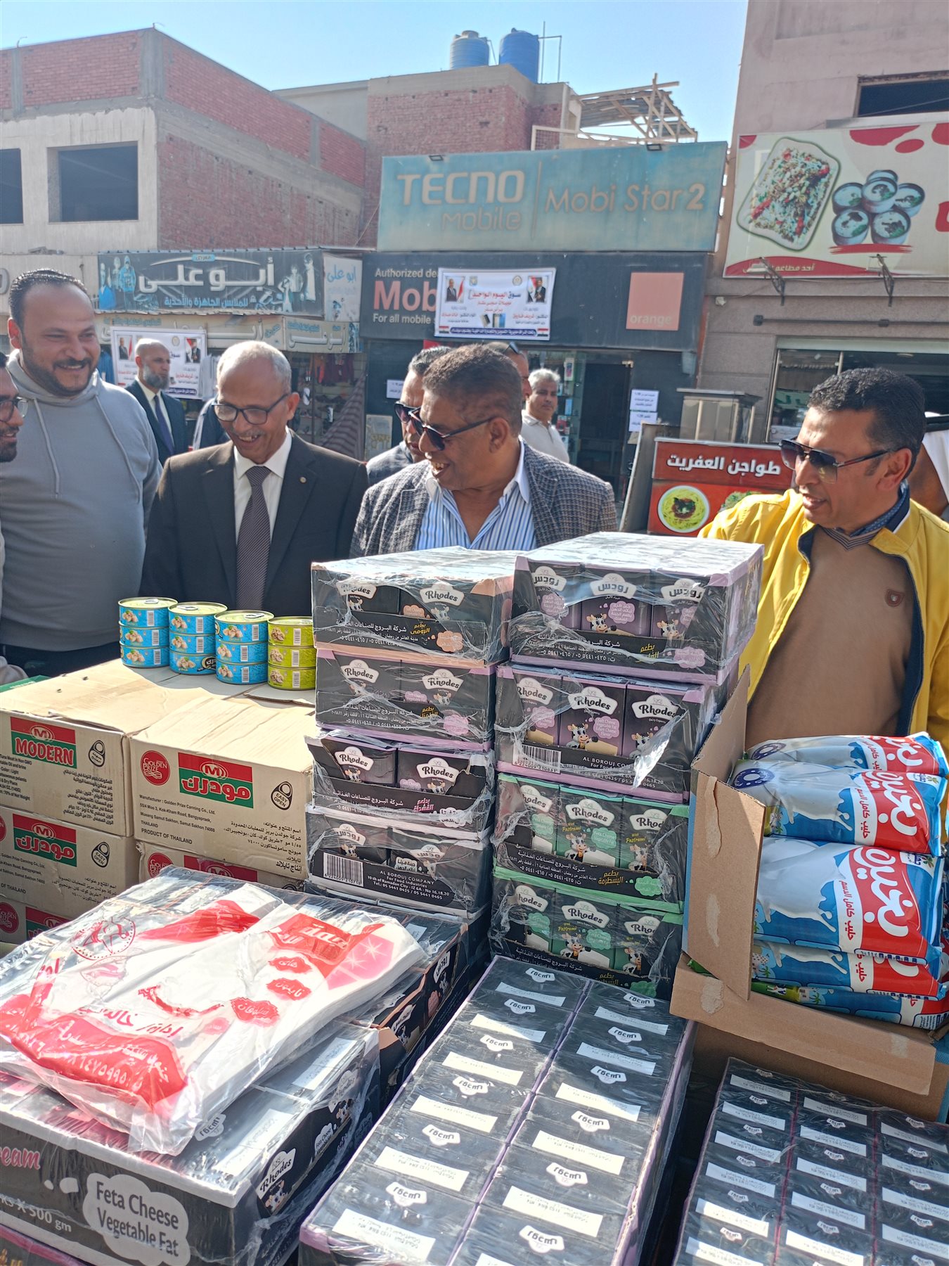 جانب من إقبال أهالي رأس سدر على سوق اليوم الواحد