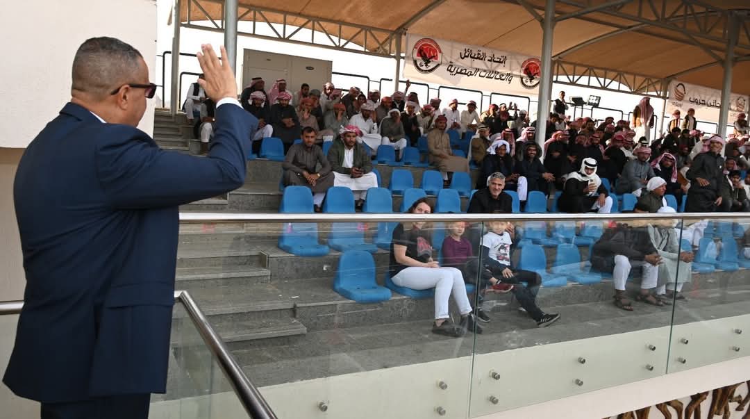 محافظ جنوب سيناء يتابع انطلاق سباق الهجن والتراث البدوي