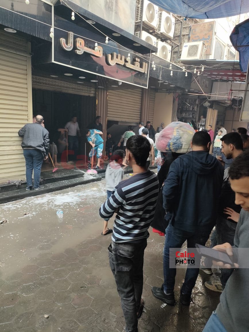 السيطرة على حريق داخل مول تجاري بالعتبة