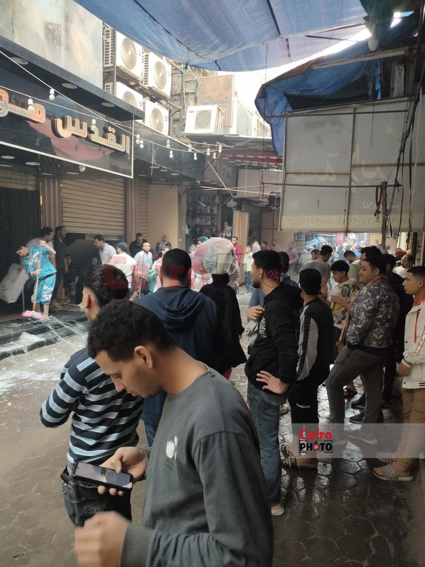 السيطرة على حريق داخل مول تجاري بالعتبة