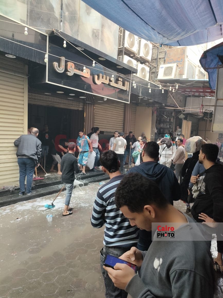 السيطرة على حريق داخل مول تجاري بالعتبة