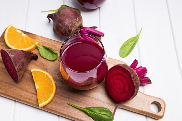 خطوات طريقة عمل عصير البنجر للأنيميا