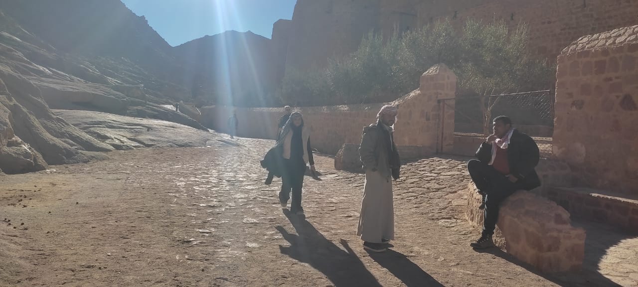 تسلق جبل موسى لمشاهدة شروق الشمس من أعلى قمة في مصر