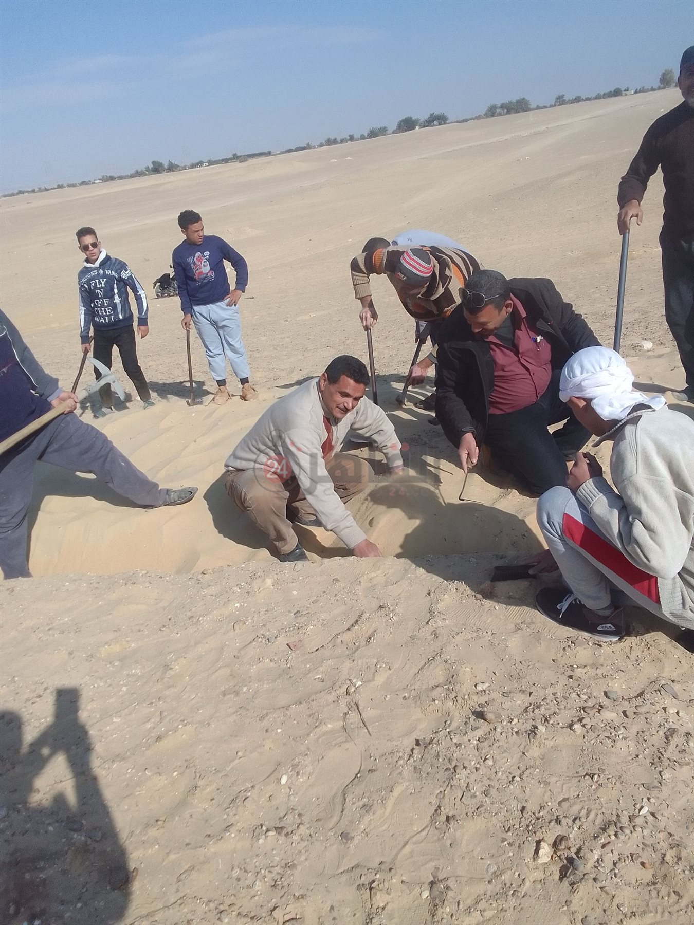  الأعلى للآثار يبدأ في أعمال الحفائر الأثرية بـ كوم النمرود بالمنيا (6)