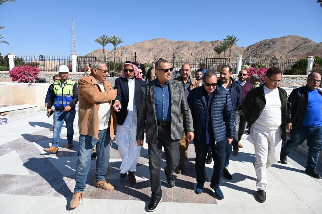 محافظ جنوب سيناء يتفقد ساحة العلم بمدينة طابا استعدادًا للاحتفال بالعيد القومي الـ36 للمحافظة