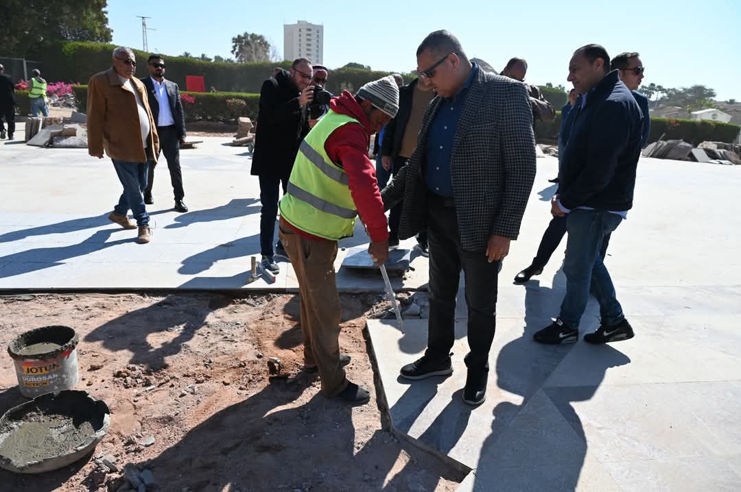 محافظ جنوب سيناء يتفقد ساحة العلم بمدينة طابا استعدادًا للاحتفال بالعيد القومي الـ36 للمحافظة