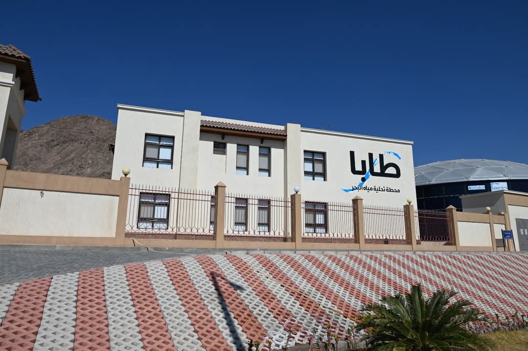 محافظ جنوب سيناء يتفقد ساحة العلم بمدينة طابا استعدادًا للاحتفال بالعيد القومي الـ36 للمحافظة