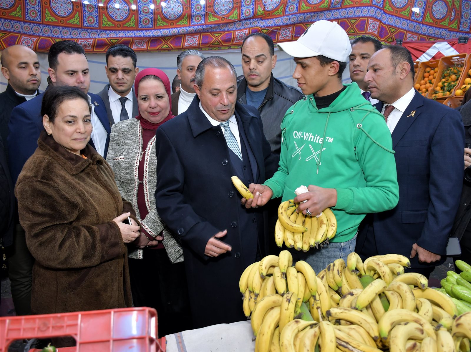 محافظ بورسعيد يفتتح معرض رمضان الخير
