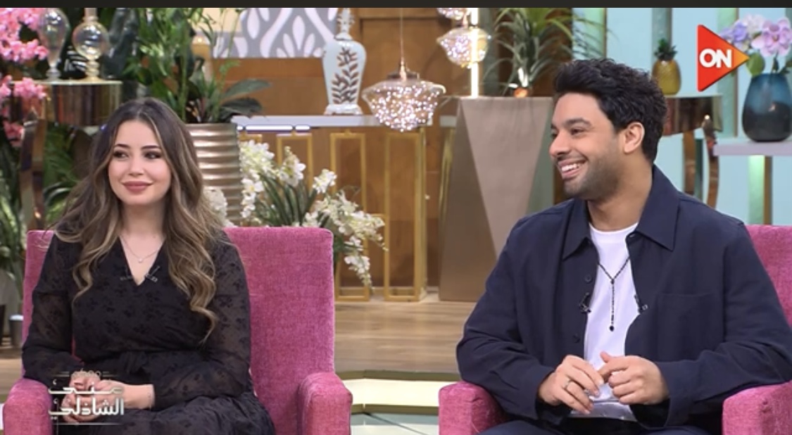 أحمد جمال وخطيبته فرح الموجي 