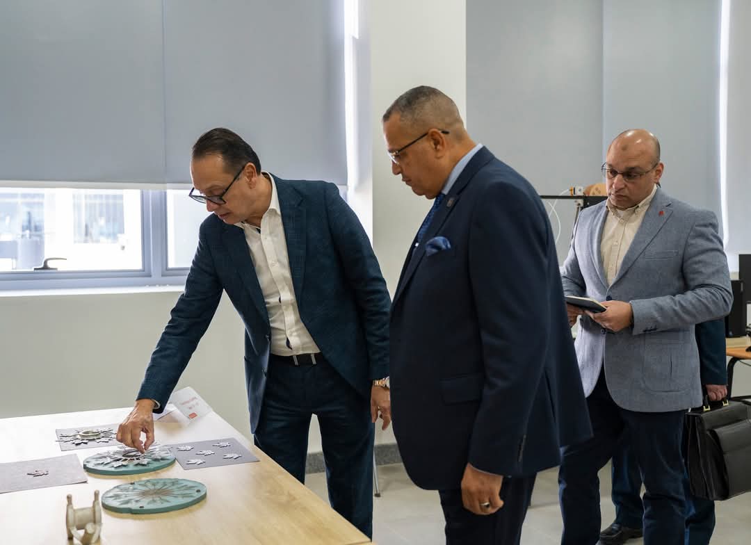 محافظ جنوب سيناء يلتقي رئيس مجلس أمناء الجامعة الألمانية 