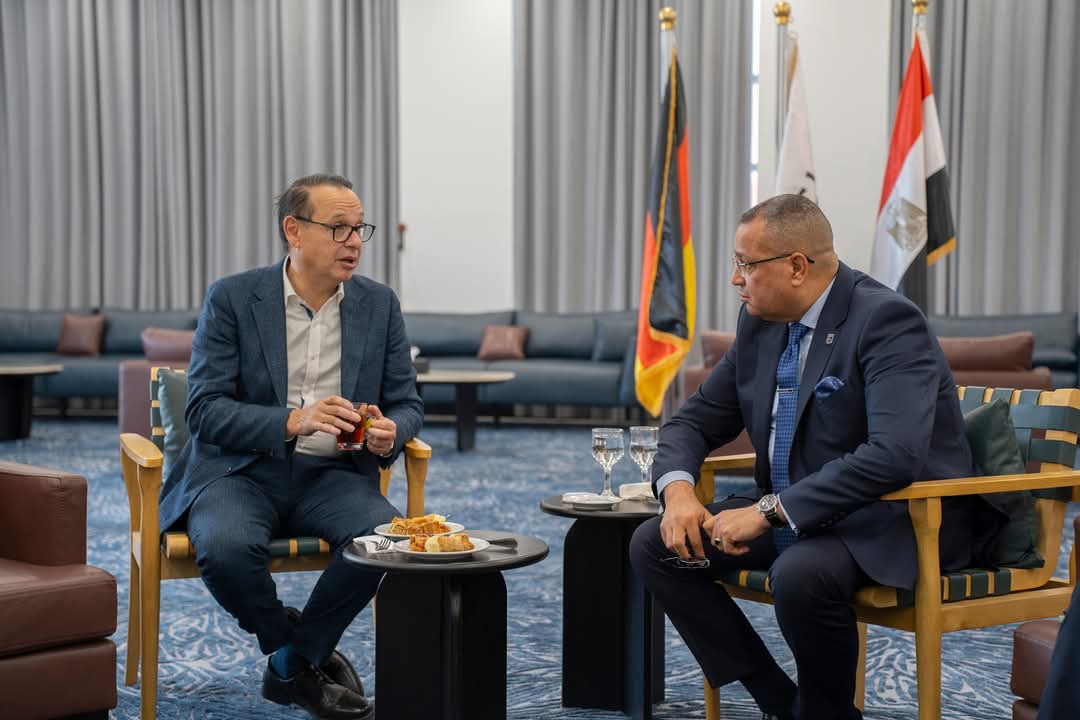 محافظ جنوب سيناء يلتقي رئيس مجلس أمناء الجامعة الألمانية 