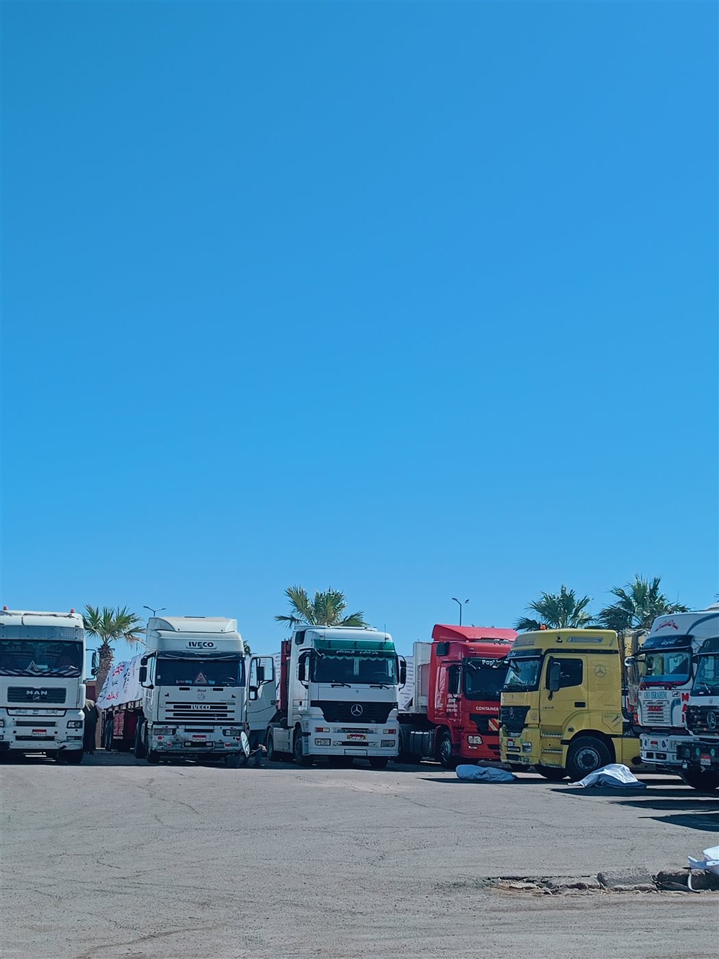 استعدادات جنوب سيناء لإرسال 150 طن مواد غذائية لغزة 