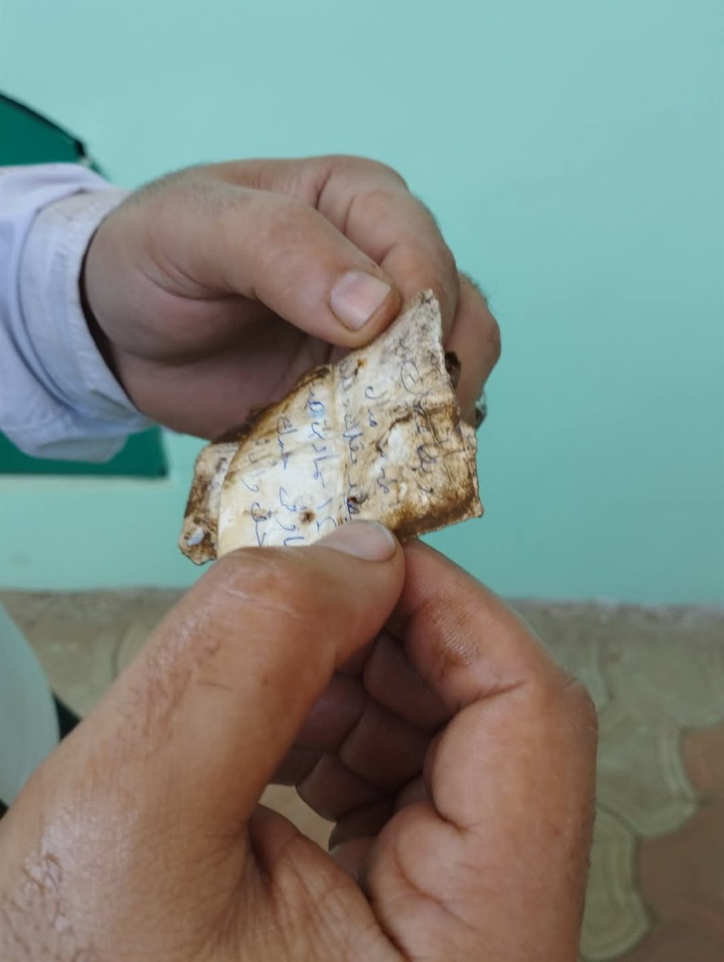 حملة تنظيف مقابر بالمنوفية تكشف أعمال سحر وملابس داخلية