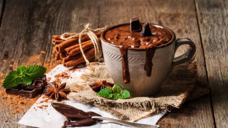 خطوات تحضير الهوت شوكليت الجاهز