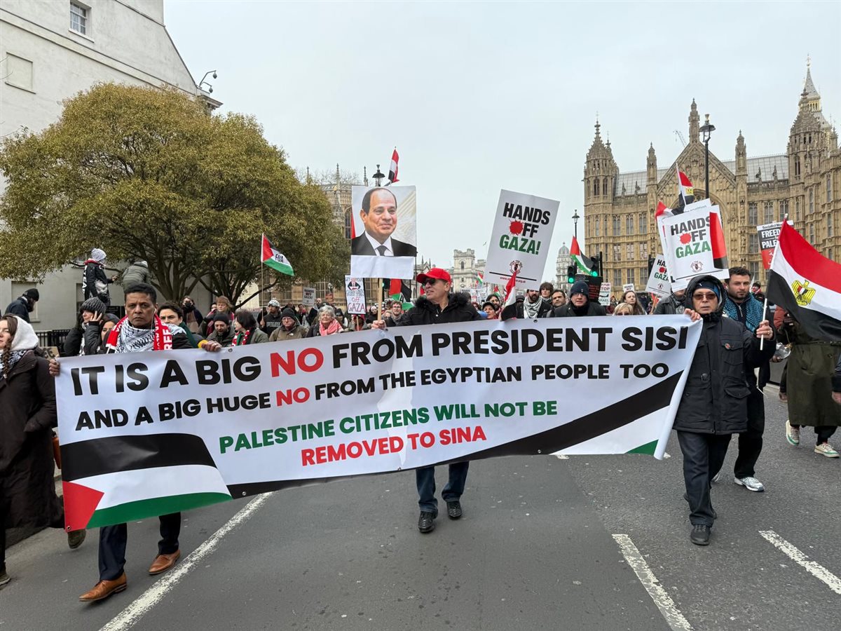 المصريين فى لندن يشاركون فى أكبر تظاهرة لرفض التهجير