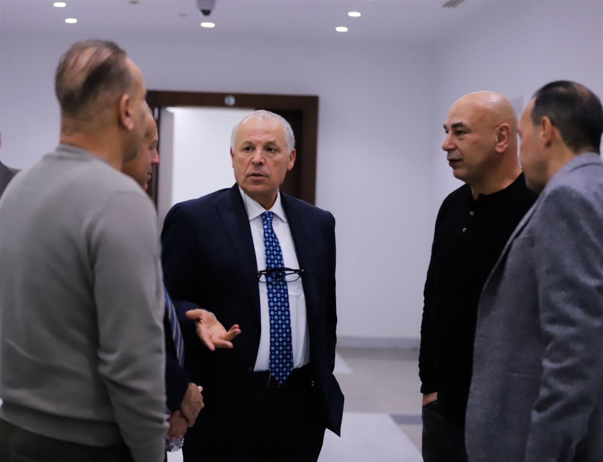 جلسة هاني أبو ريدة مع حسام وإبراهيم حسن