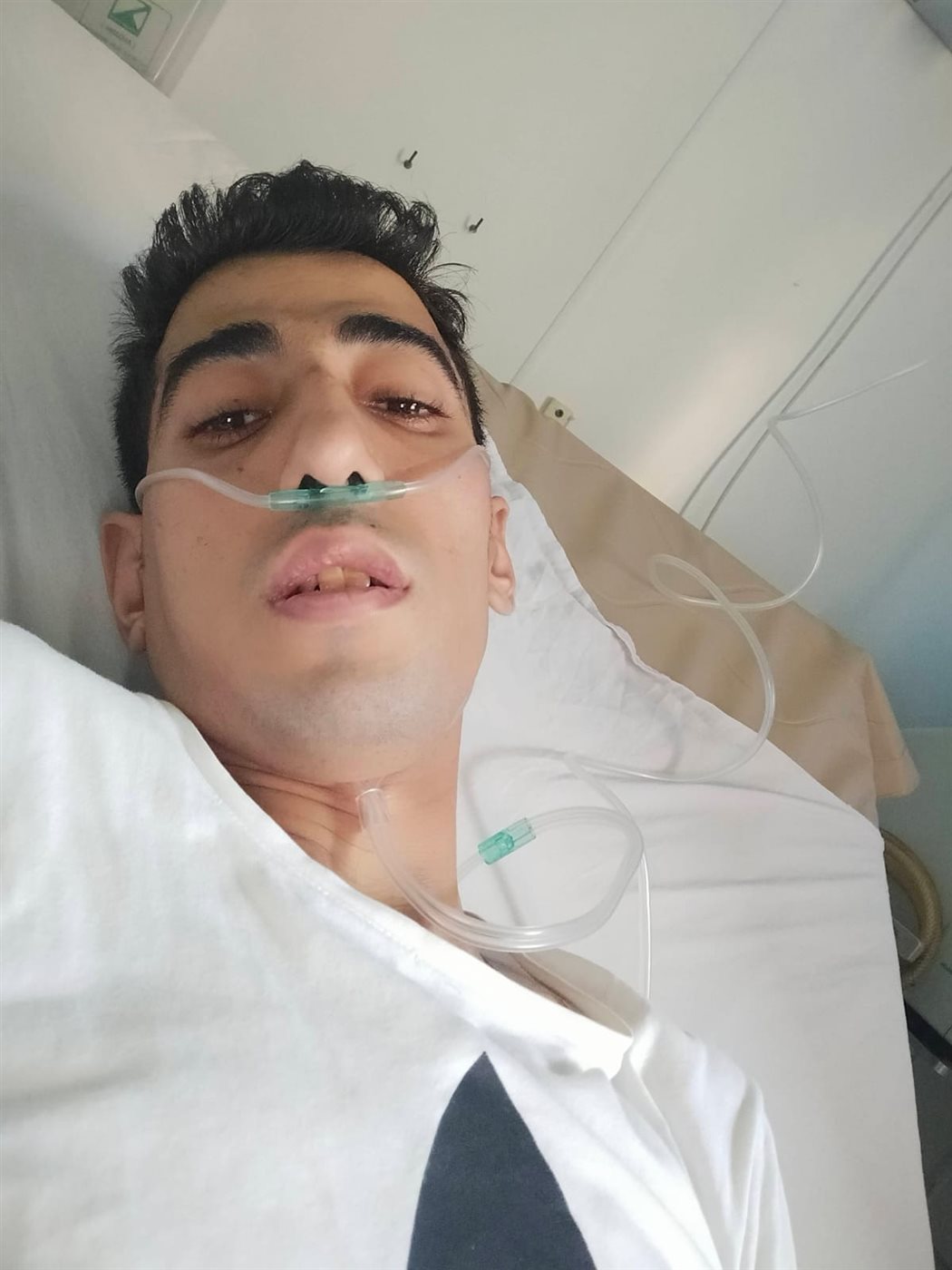 الشاب محمد إبراهيم سلطان مريض التليف الرئوي 