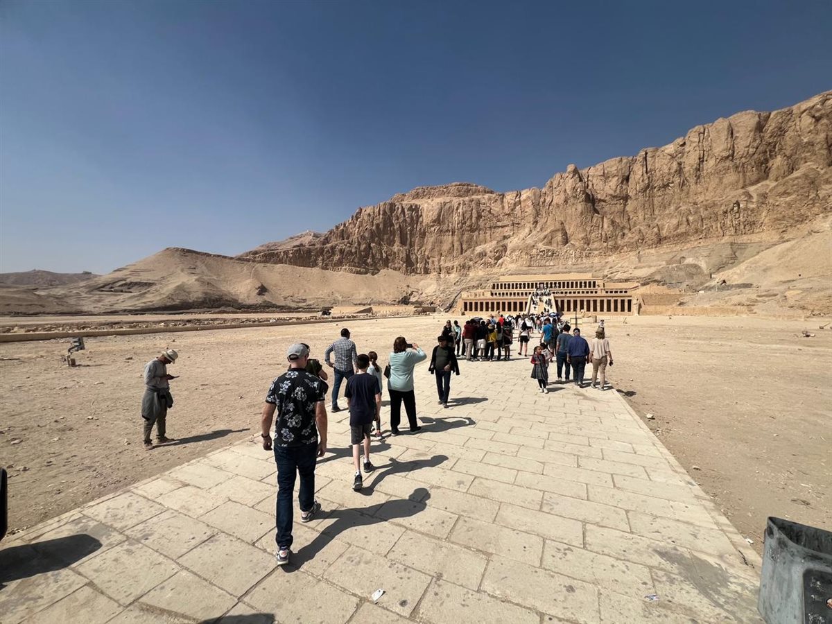 الصور الأولي لمعبد حتشبسوت بالأقصر بعد الانتهاء أعمال النظافة