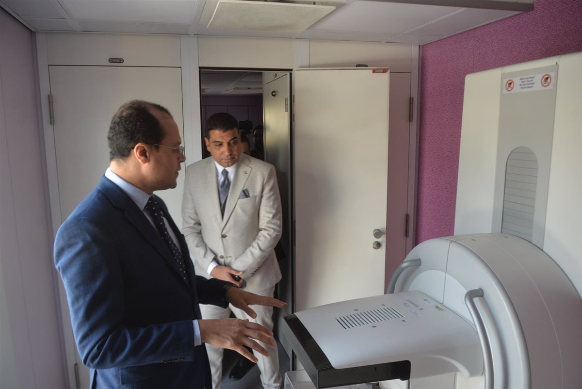 نائب محافظ الأقصر يتابع القوافل الطبية