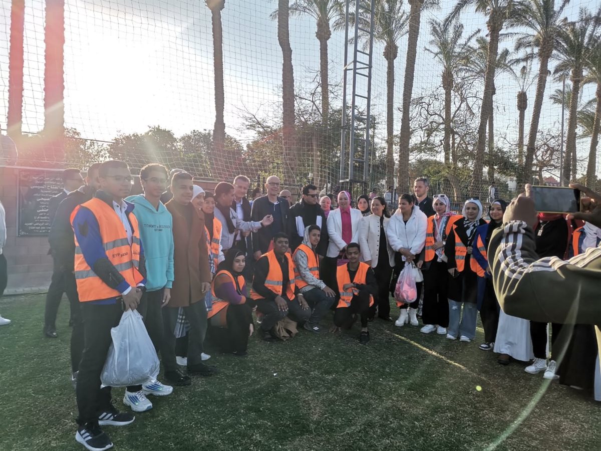 جولة وزير الشباب والرياضة بالغردقة 