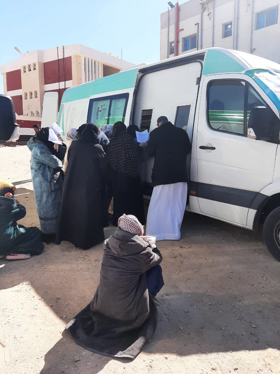 جانب من القوافل الطبية