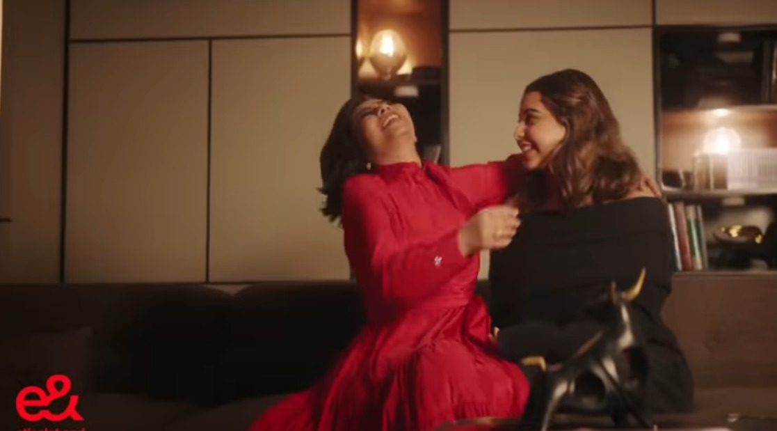 شيرين عبد الوهاب وابنتها في إعلان شركة إي آند رمضان 2025