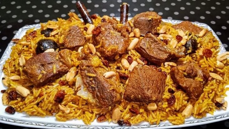 رؤية اللحم المطبوخ في المنام للمتزوجة دون أكله