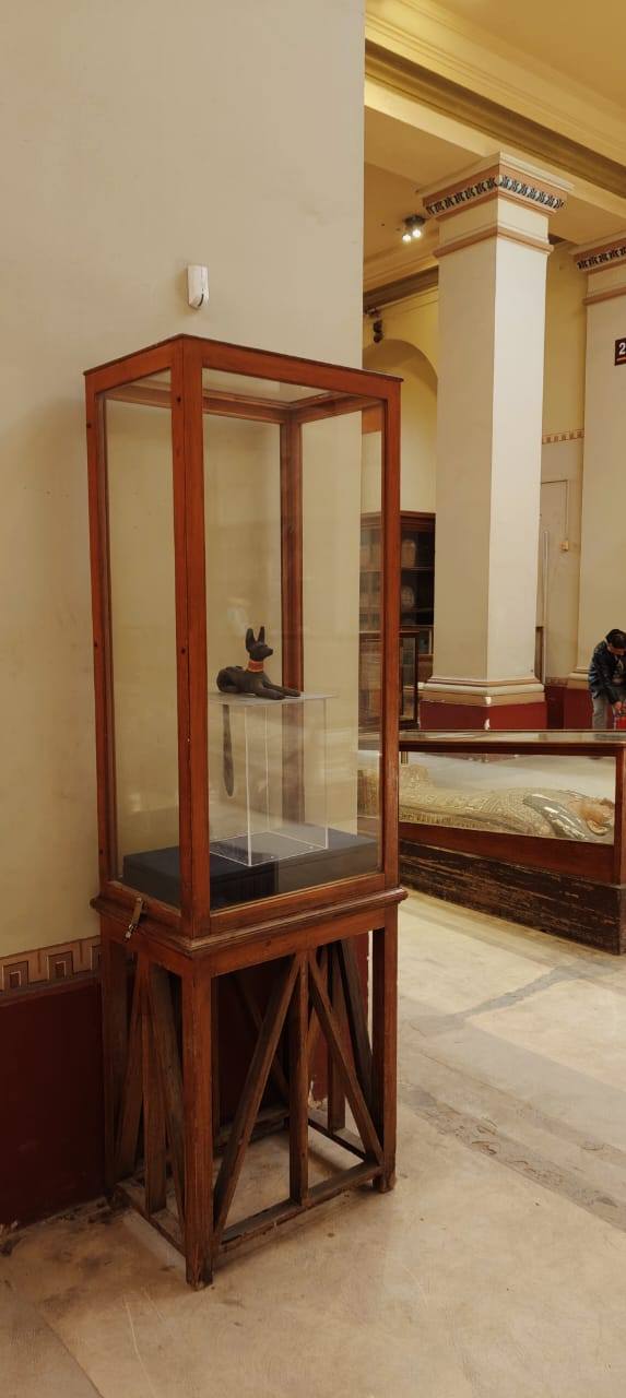 تمثال نادر لـ المعبود أنوبيس