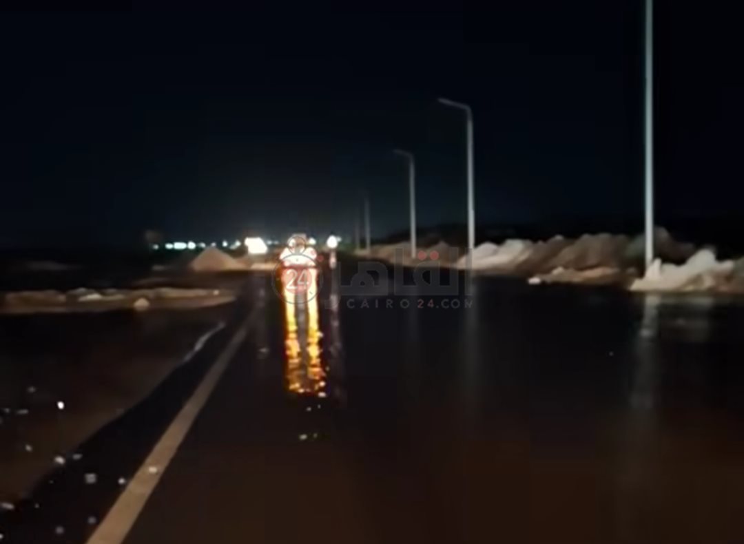 كسر فى خط مياه عمومى بالدائري الأوسط بالغردقة 