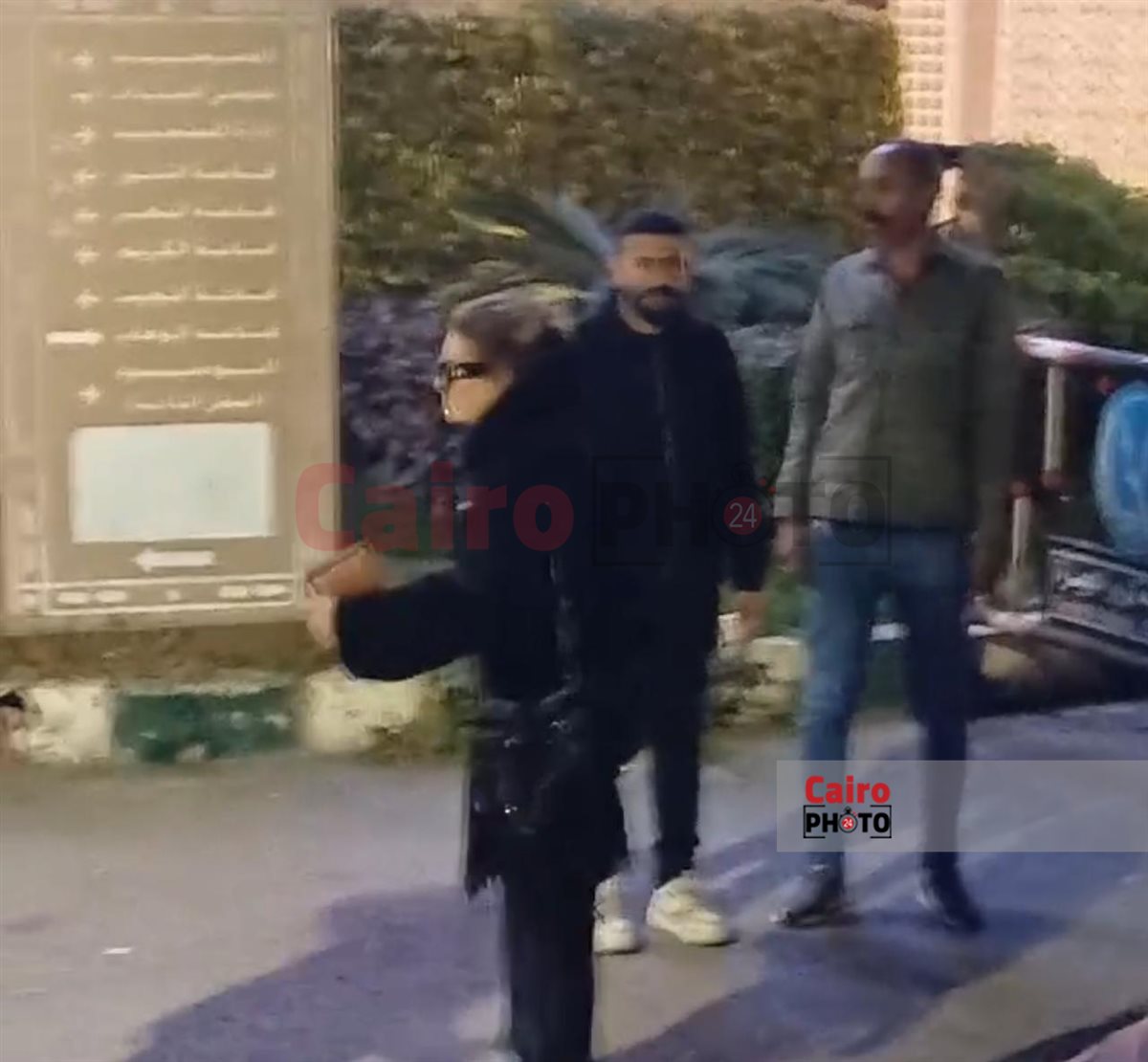 نجوم الفن في عزاء والدة باسم سمرة