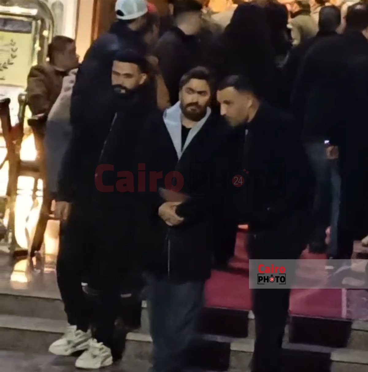 نجوم الفن في عزاء والدة باسم سمرة