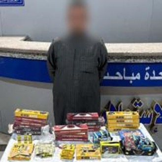 حملة أمنية علي متجري الألعاب النارية