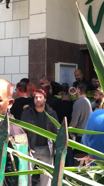 تامر هجرس يشيع جثمان والدة زوجته من مسجد مصطفى محمود