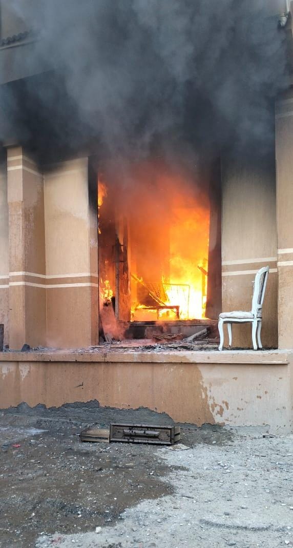 جانب من الحريق