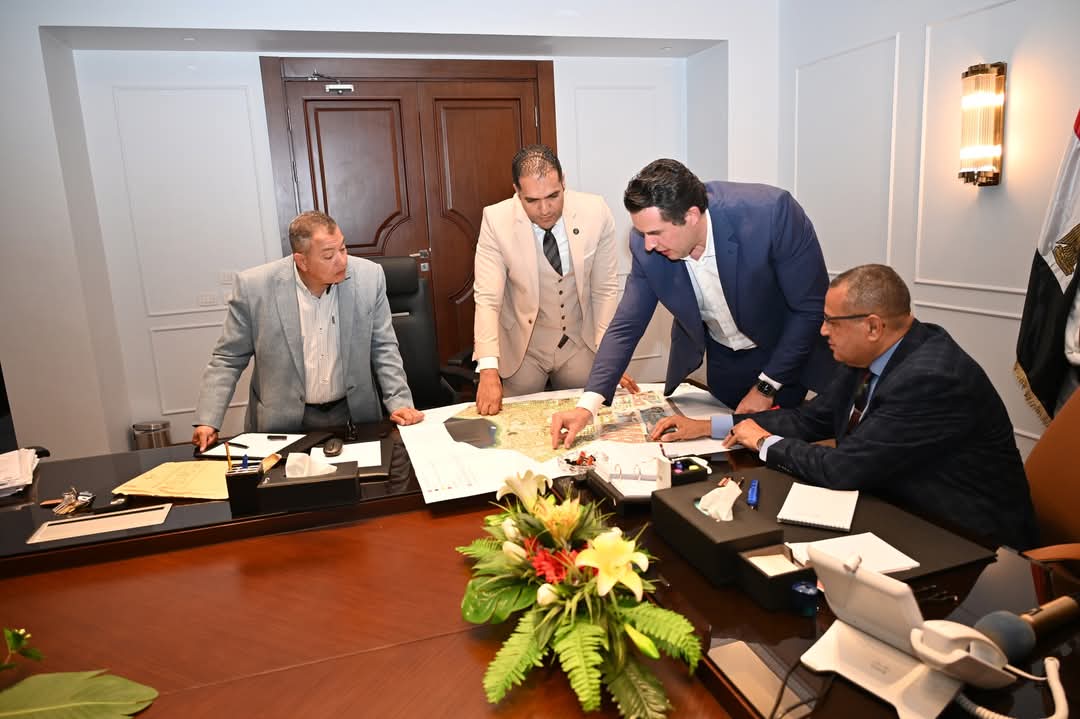 محافظ جنوب سيناء يستقبل أحد المستثمرين بشرم الشيخ 