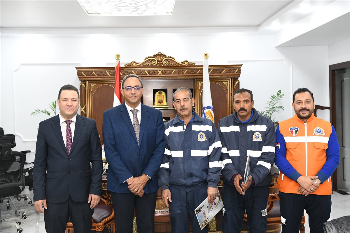 تكريم مسعف وسائق لأمانتهما