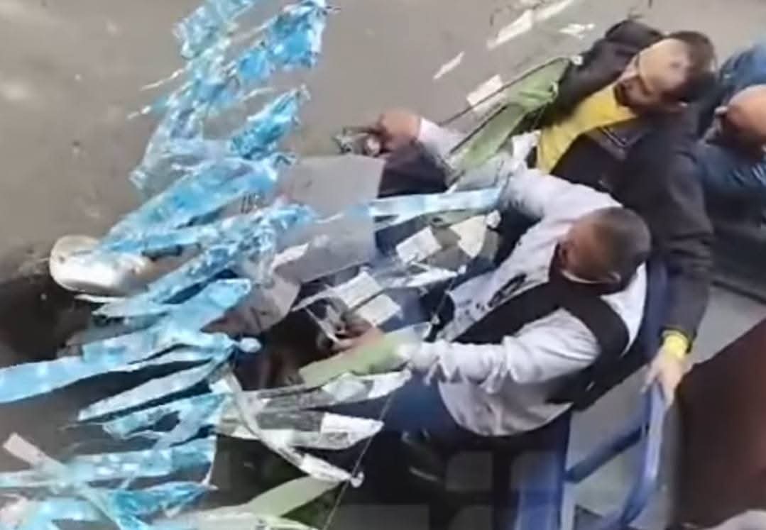 سفاح المعمورة يمثل جريمة قتل ضحيته الثالثة