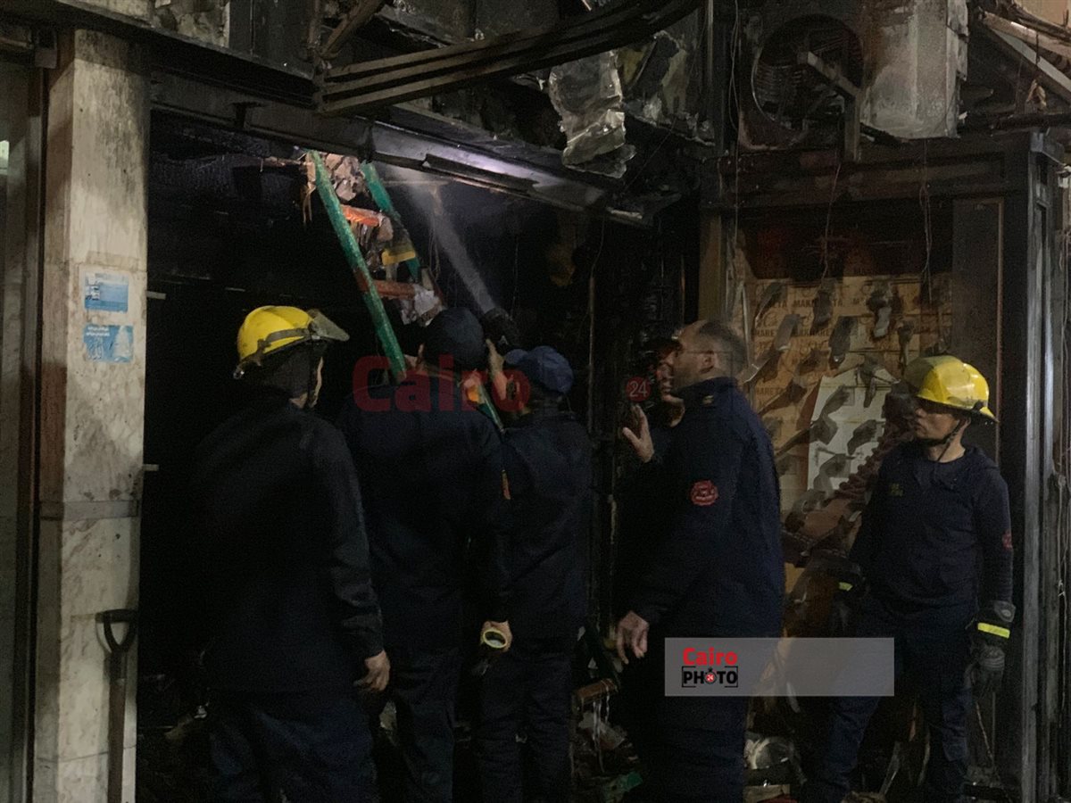 السيطرة على حريق هائل في منطقة سكنية تجارية ببورسعيد