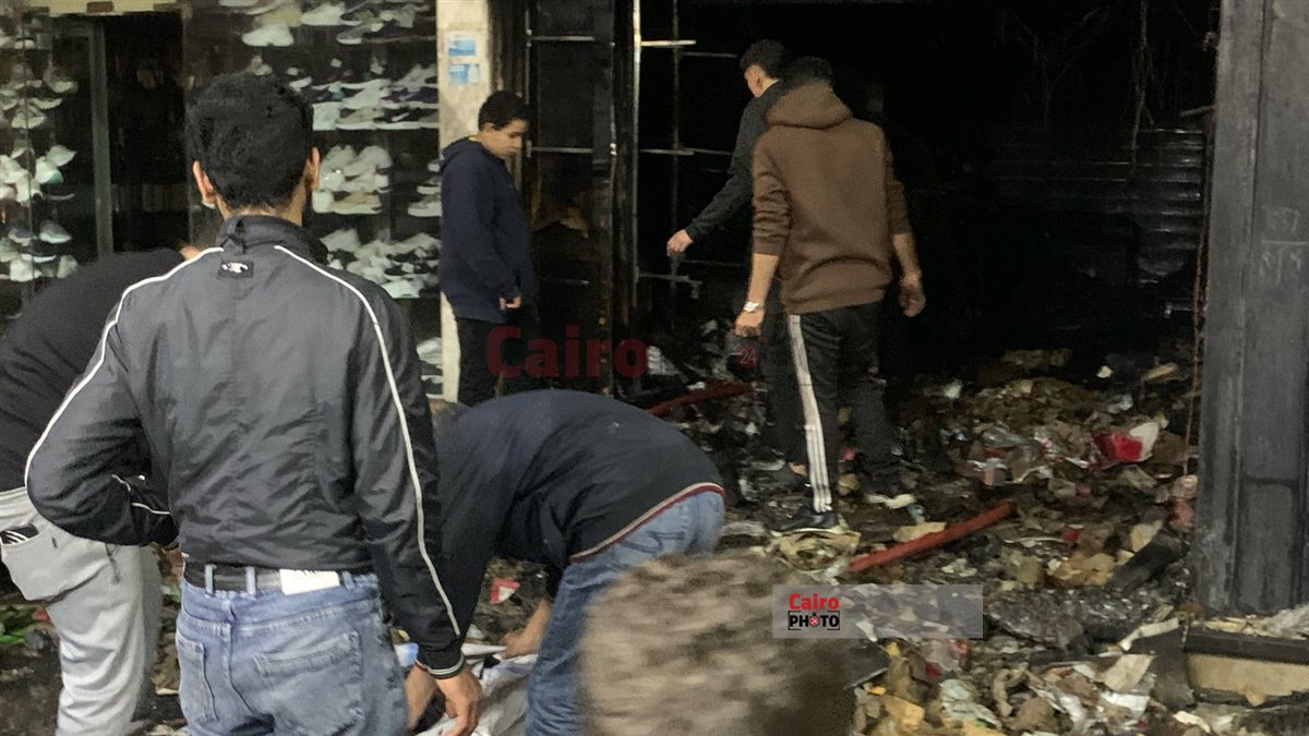 السيطرة على حريق هائل في منطقة سكنية تجارية ببورسعيد