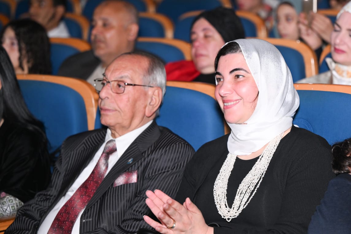 أحمد العمرى يُضيء مسرح أوبرا جامعة مصر للعلوم والتكنولوجيا بليلة روحانية استثنائية