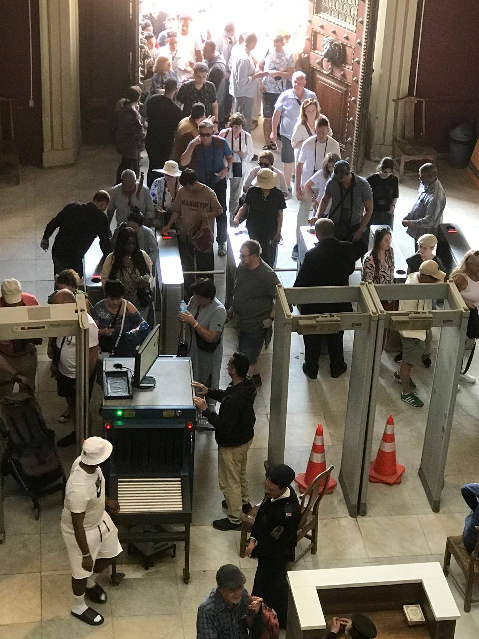 إقبال كبير من السائحين على المتحف المصري بالتحرير