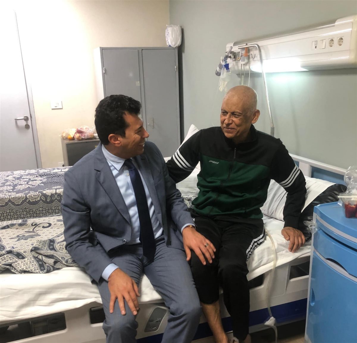 من زيارة الدكتور أشرف صبحي لـ صابر عيد نجم غزل المحلة