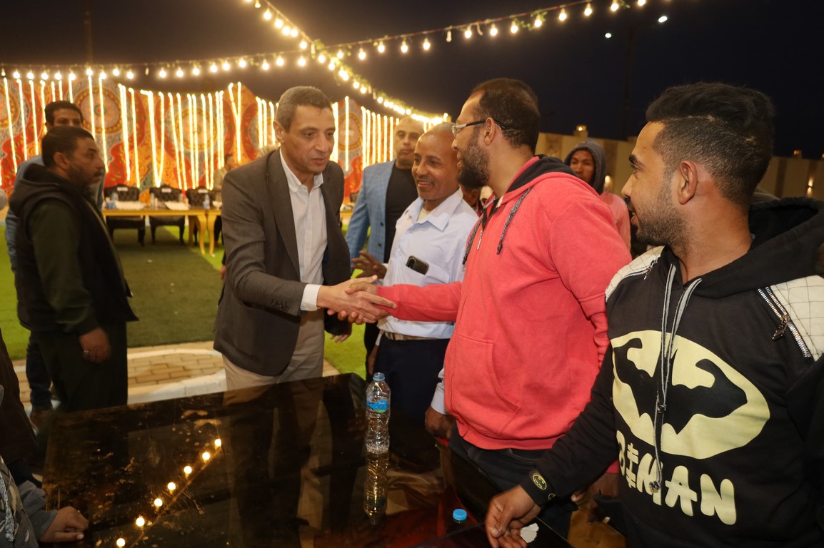 محافظ السويس في الإفطار