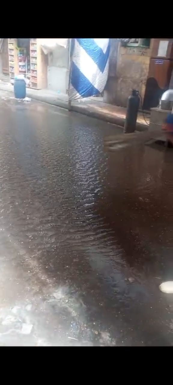 إصلاح كسر ماسورة مياه 