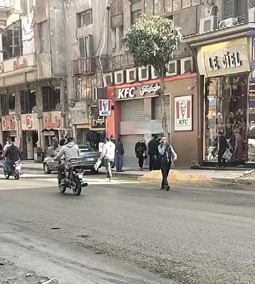 السيطرة على حريق نشب داخل فرع كنتاكي بمنطقة عابدين