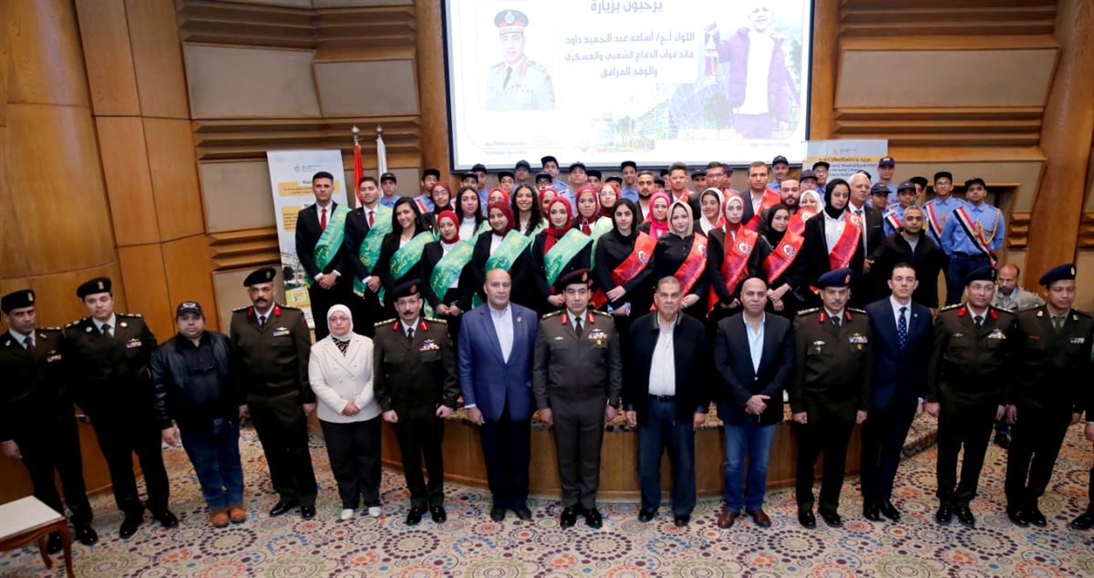 زيارة طلاب الجامعات الحكومية ومدارس التأسيس العسكرى إلى مستشفى سرطان الأطفال